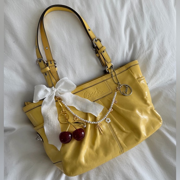 Coach Handbags - Vintage Coach Gallery Tote Bag Yellow